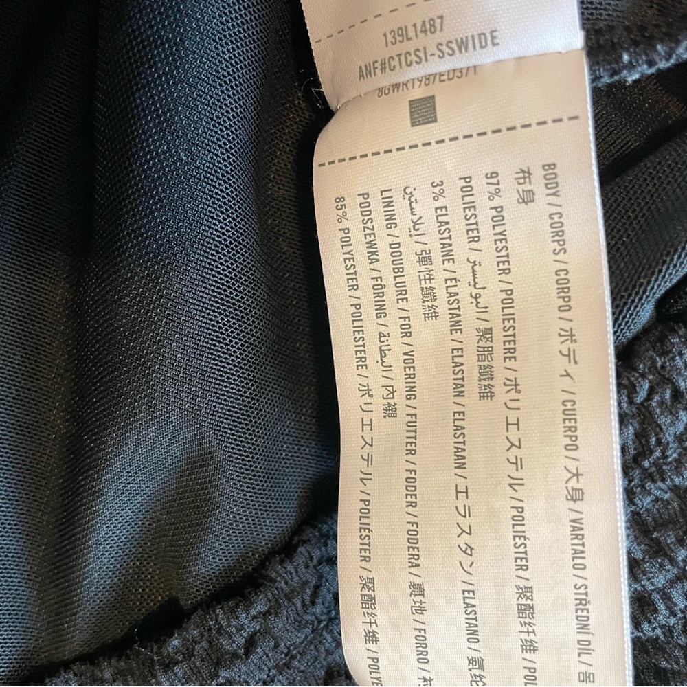 🖤 Abercrombie & Fitch Textured Mock Neck Top 🖤 - Picture 5 of 5